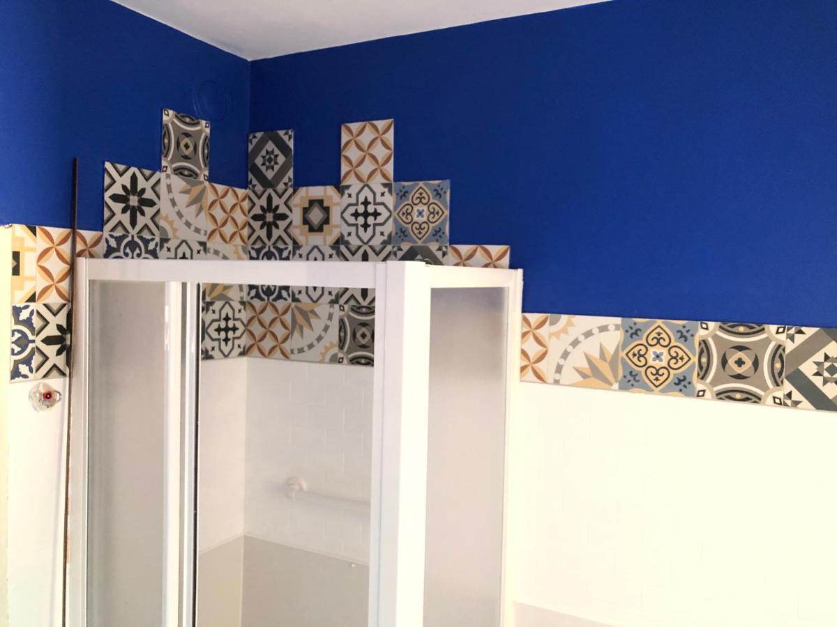 Clua Holiday House Porto Ceresio Luaran gambar