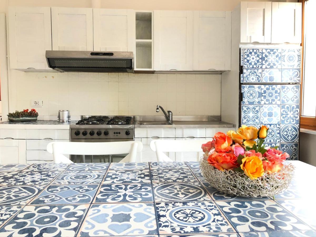 Clua Holiday House Porto Ceresio Luaran gambar