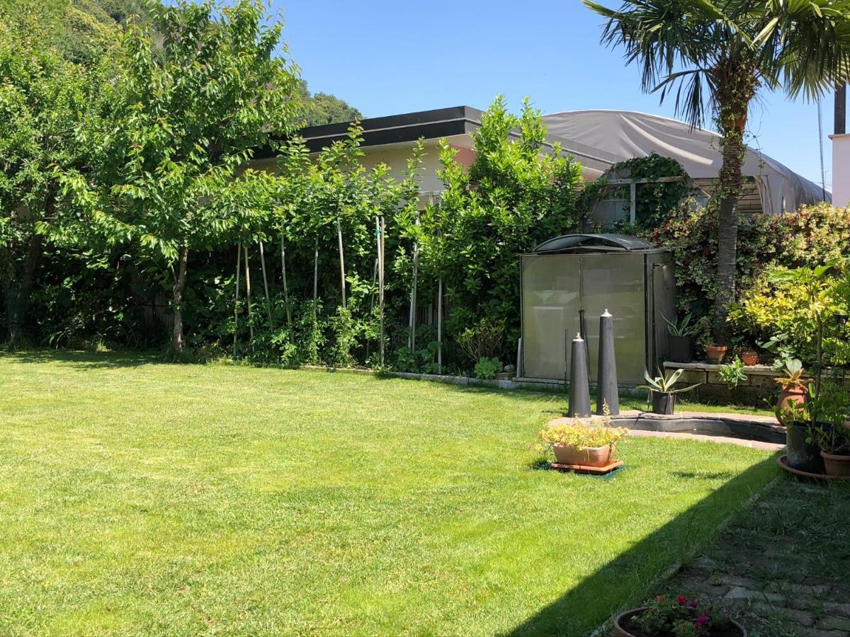 Clua Holiday House Porto Ceresio Luaran gambar